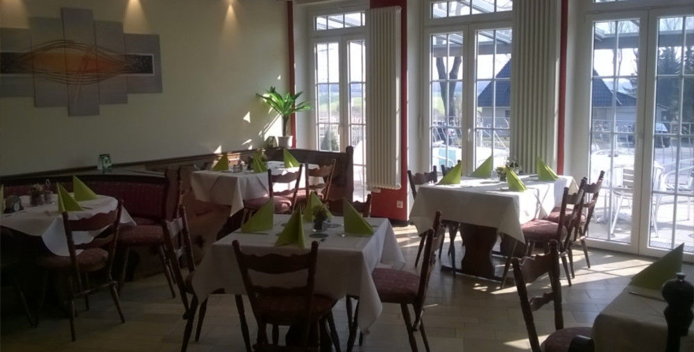 Hotel Restaurant Zum Jaegerheim Wendeburg Exterior photo
